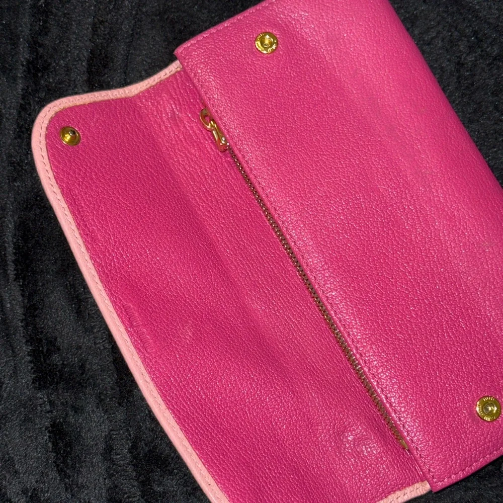 Miu Miu Pink Leather Wallet with Gold Logo - Picture 15 of 16